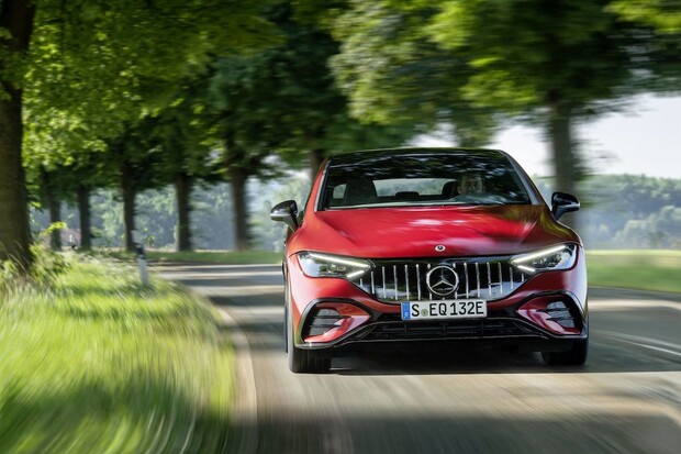 Mercedes chystá o generaci novější techniku. I pro současné modely