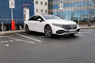Jaká je reálná zimní spotřeba elektromobilu Mercedesu EQS v běžném provozu?