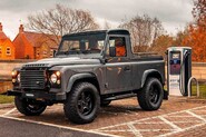 Starý Land Rover Defender může být elektromobilem. Stačí k tomu jen dvě věci