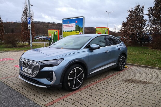 Audi Q4 e-tron Sportback soupeřil s větrem