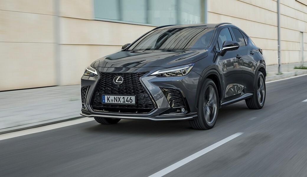 Lexus NX hybrid a plug-in hybrid. Elektřina mu jde k duhu