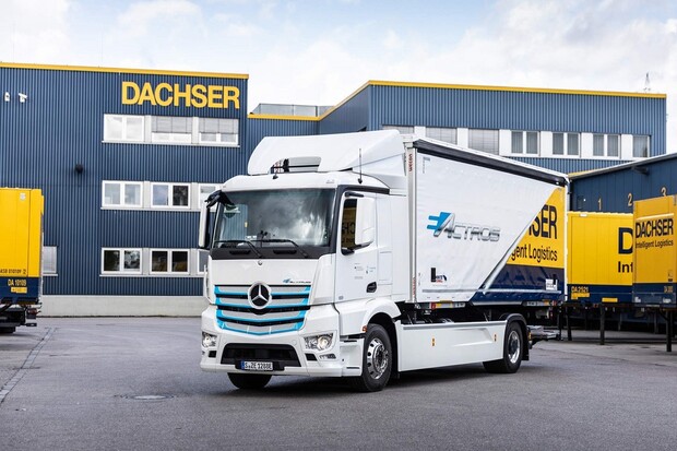 Dachser začal používat první 19tunový kamion Mercedes-Benz eActros