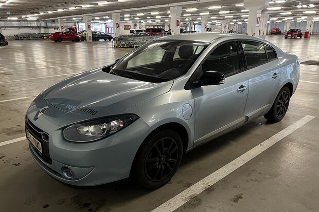 Ani elektromobily neunikly podvodníkům. Pozor na stočené tachometry