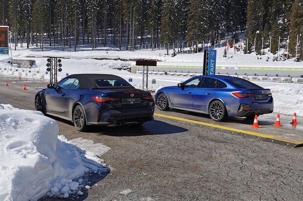 BMW i4 M50 vs. BMW M4 Cabrio na různých pneumatikách