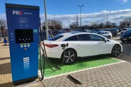 Mercedes EQS je elektrický dálniční koráb. Kolik reálně ujede kilometrů? – Video