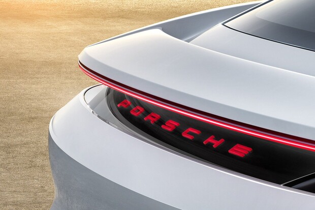 Porsche plánuje vyrobit 20 tisíc kusů modelu Mission E ročně