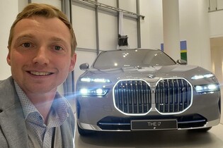 Nevěřte fotkám, naživo je BMW i7 krásné