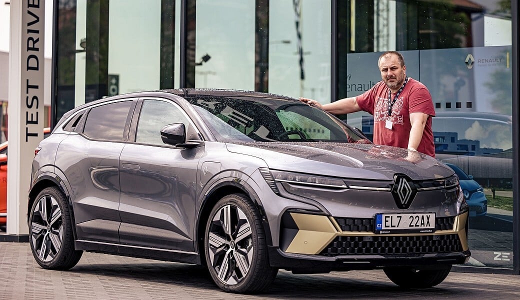 Po Česku za 11,8 aneb první tuzemské kilometry s elektrickým Meganem