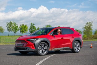 Subaru Solterra přepisuje pravidla. Utne elektrický pohon radost z jízdy?