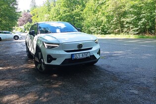 Česká premiéra Volva C40 Recharge. Je to povedený elektromobil