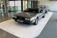 DeLorean láká na nový elektromobil