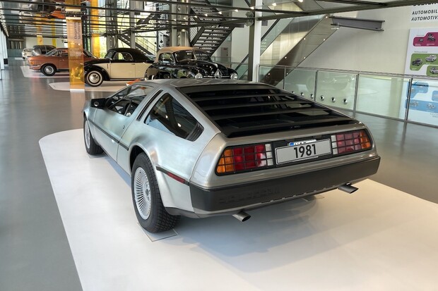 Legendární DeLorean se nejspíše vrátí jako elektromobil