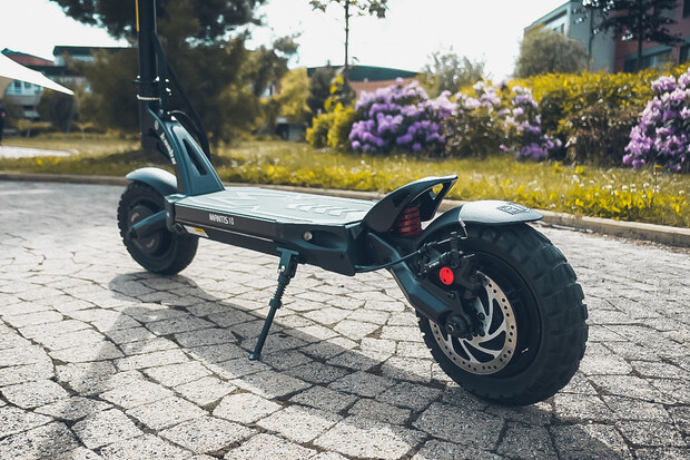 Nadupané KAABO koloběžky zlevnily až o 10 000 Kč. Dorazil i jeden nový model