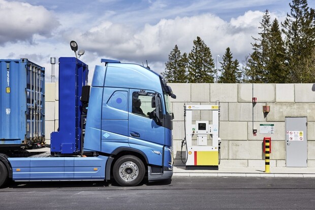 Volvo Trucks jde do vodíku. Začne s ním už brzy