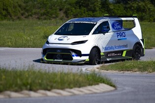 Elektrický Ford Performance SuperVan 4 se zúčastní 101. ročníku závodu Pikes Peak
