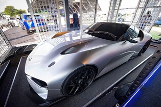 Lexus se v Goodwoodu blýskl. Představil elektrického nástupce supersportu LFA