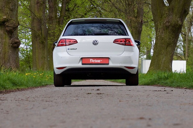 Rekordní prodeje aut do zásuvky hlásí i Německo, čtyřnásobek oproti loňsku