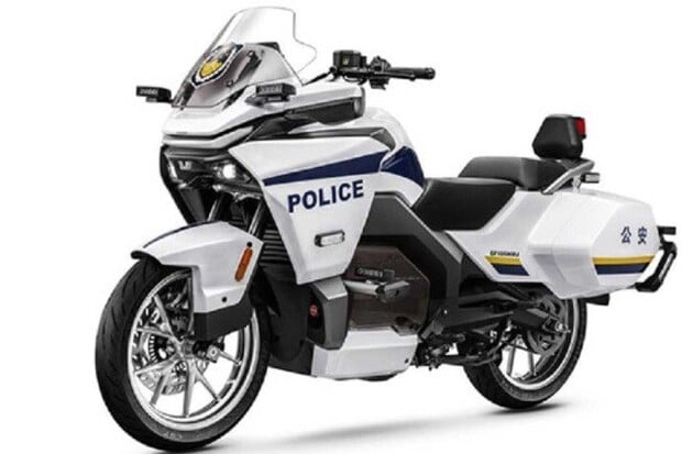 Čínská policie začne používat elektrické motocykly od firmy CF Moto