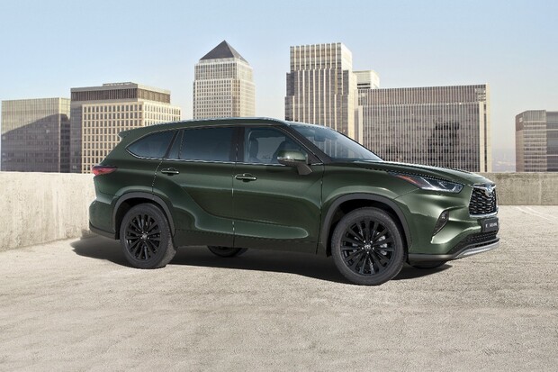 Toyota představuje Highlander pro rok 2023. Zlepšení se dočkala výbava a konektivita