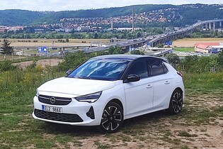 Léto s elektrickou krasavicí. Startujeme nový dlouhodobý test