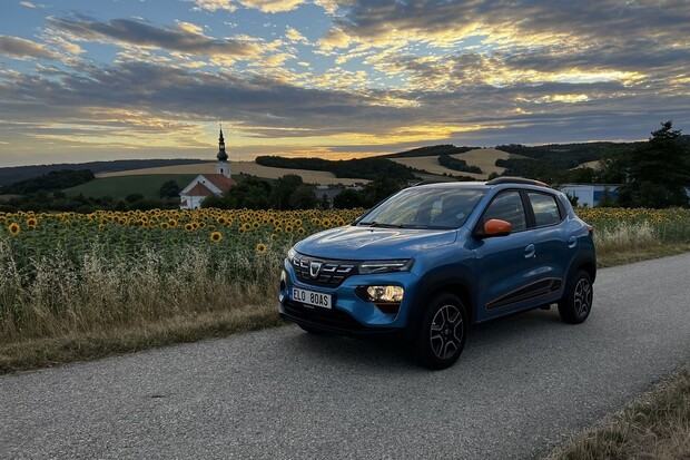 Zjišťovali jsme, jak vypadá servis elektromobilu Dacia Spring