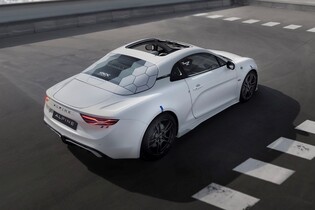 Převodovka hlásí příchod! Alpine uvedla kupé A110 E-ternity s řazením