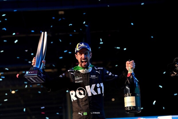 Londýn ePrix: Vergne vypadl z boje o titul. di Grassi obral Dennise o druhé vítězství