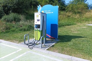 U Lidlu nyní zaplatíte nabíjení kartou či aplikací E.ON