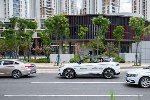 V Číně se můžete nově svézt v autonomním taxi