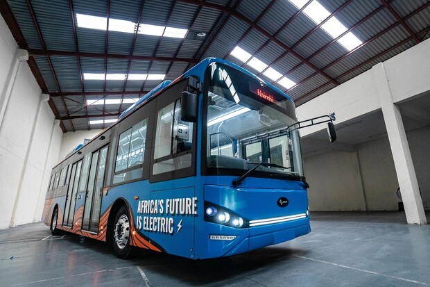 Úsvit v zemi nedotčené. Afrika představila svůj první elektrobus
