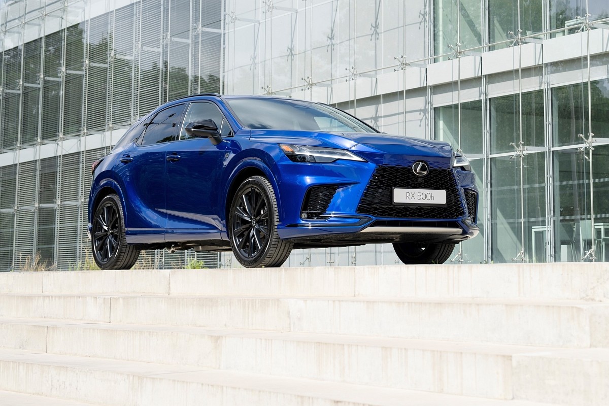 Nový Lexus RX na českém trhu. Už nechce být vnímán jako drahé auto ...