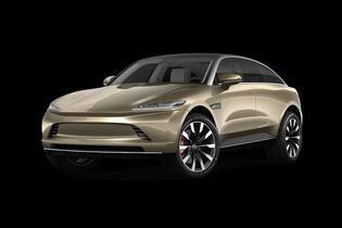 Jak vystoupit z davu elektromobilů? Mullen vám vyrobí pitnou vodu ze vzduchu