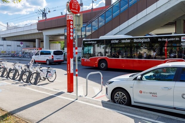 Vídeň vypustí do ulic stovku sdílených elektromobilů. Nebudou chybět ani Škodovky