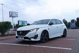 Právě testujeme nový Peugeot 308 Hybrid 225 GT