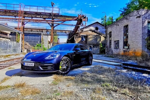 Testujeme Porsche Panamera 4 E-Hybrid Platinum Edition