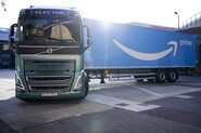Už kape, brzy zaprší. Volvo udalo 20 elektrokamionů u Amazonu