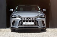 První plug-in hybridní Lexus RX dojede na elektřinu ještě dál