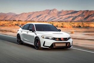 Proč se budoucnost elektrické Hondy Civic Type-R upíná k solid state bateriím?