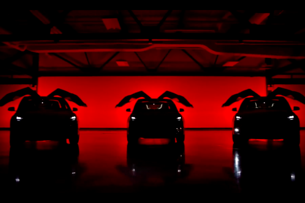 Tesla Model X umí přichystat vánoční show a vzít vás na Mars