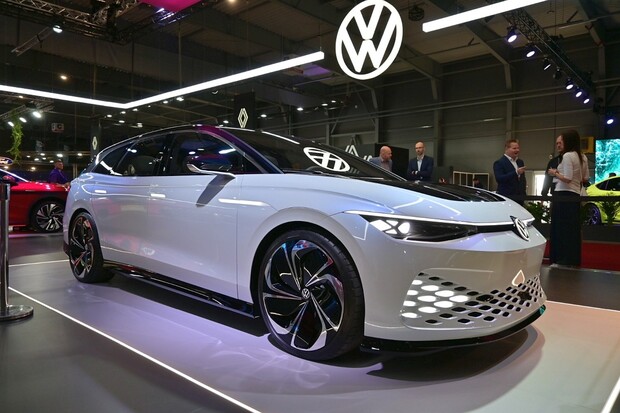 Volkswagen na e-Salonu: sériového ID.7 se dočkáme už za rok