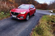 Test MG EHS 1.5 TGI PHEV – SUV pro nenáročné