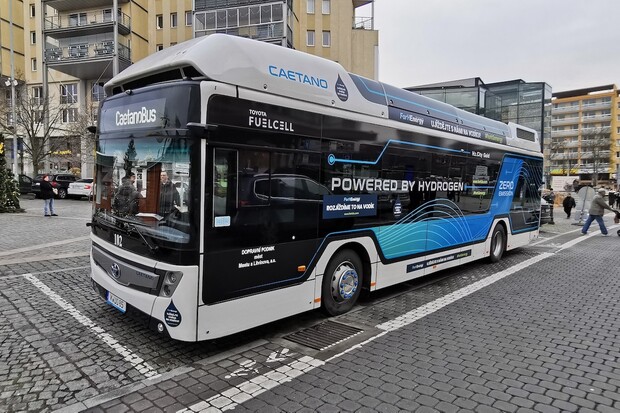 EU chce mít od roku 2030 všechny nové městské autobusy zcela bez emisí