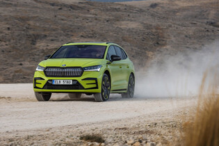 Projeli jsme Škodu Enyaq RS iV na nezpevněných cestách