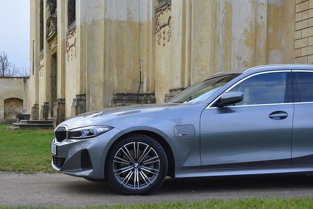 Právě testujeme BMW 330e. Platí stále heslo Freude am fahren?