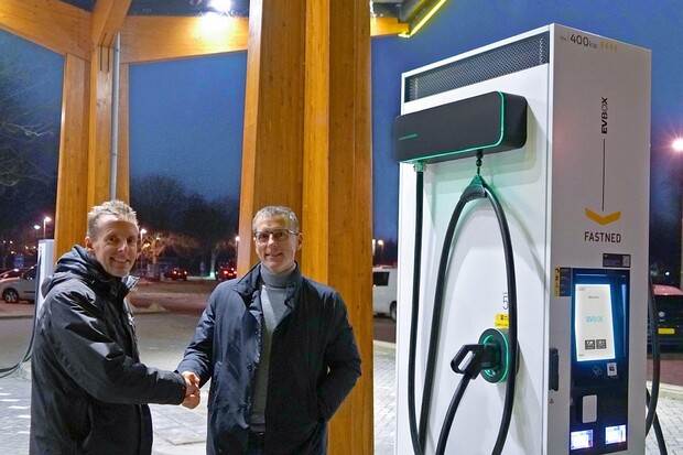 Fastned trumfl Ionity. Otevřel první 400kW nabíječku