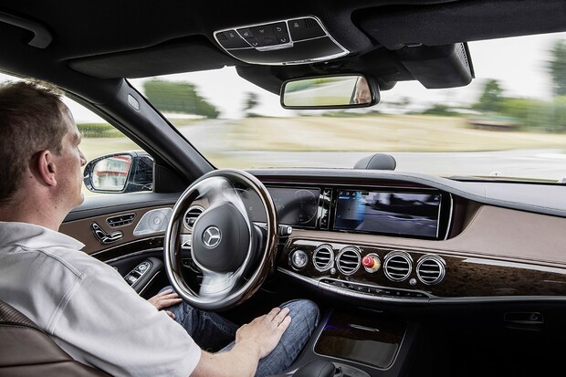 Daimler přesouvá prioritu autonomního řízení směrem k nákladní dopravě