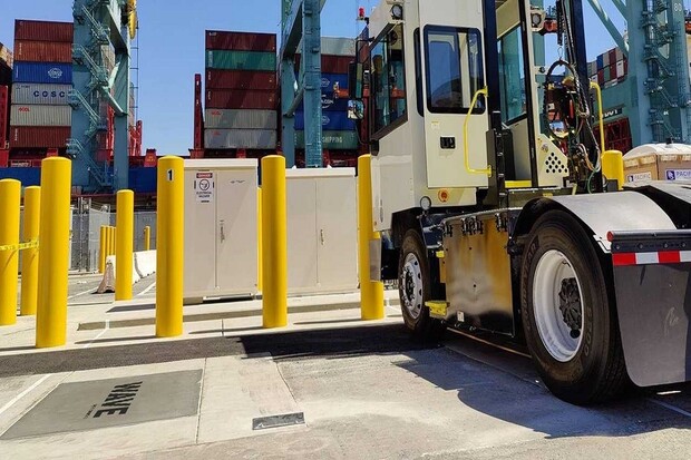 V Los Angeles vyroste síť ultrarychlých nabíječek s výkonem až 500 kW