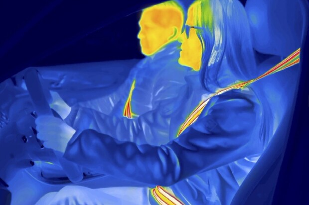 Vyhřívaný bezpečností pás se brzy stane novou výbavou elektromobilů 