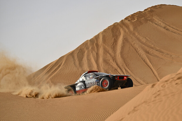 Ekström s Audi RS Q e-tron druhý, Macík se udržel na 3. příčce