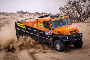 Macík vyhrál předposlední etapu, Ekström s hybridním Audi dojel třetí